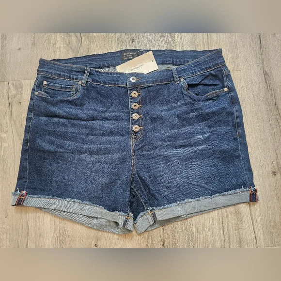 NWT BloomChic Skinny Very Stretchy Button Fly Denim Shorts 24 3x - Picture 1 of 5
